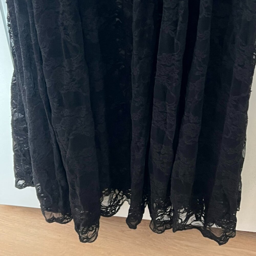 Black Lace Off Shoulder Doubly Split Maternity Maxi Dress for Photoshoot - Picture 9 of 16